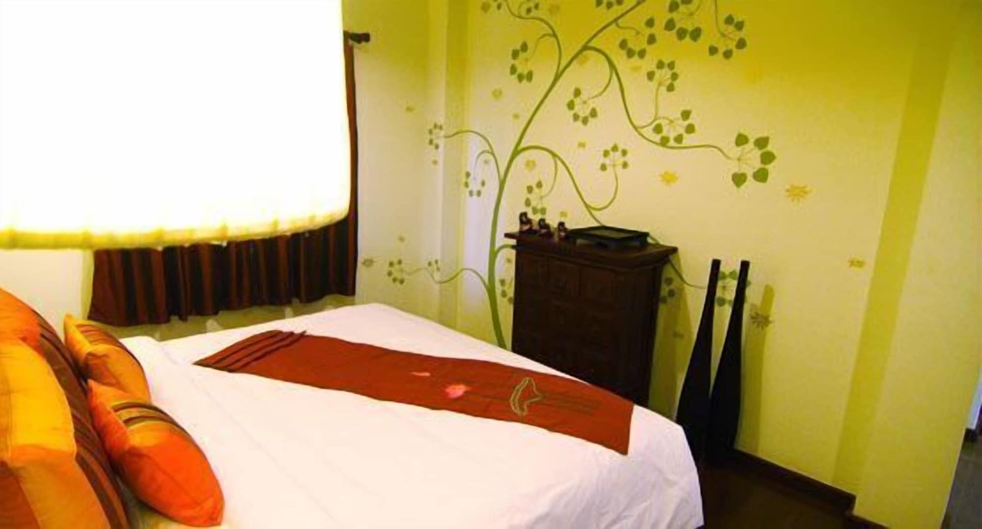 Отель Thapae Boutique House Чиангмай Экстерьер фото