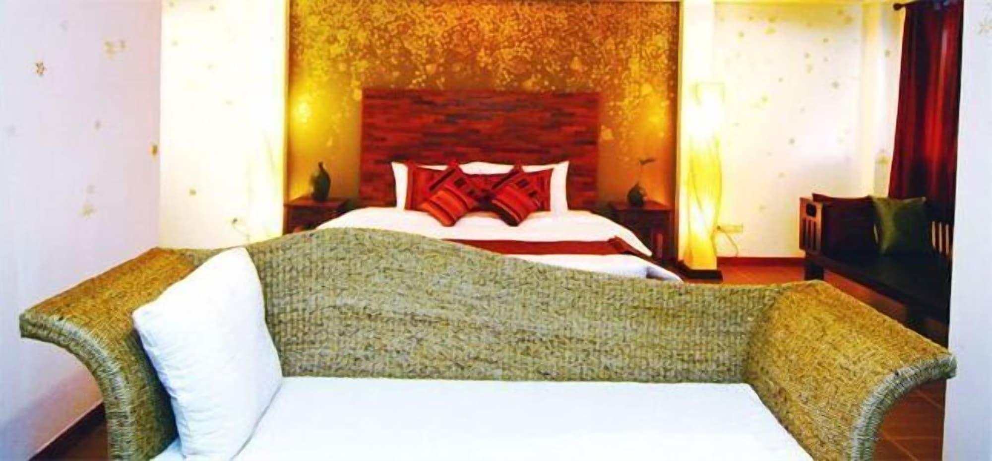 Отель Thapae Boutique House Чиангмай Экстерьер фото